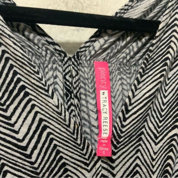 NWT PLENTY BY TRACY REESE SZ XS BLACK WHITE V-NECK HERRINGBONE PRINT FLOWY DRESS - Picture 6 of 9